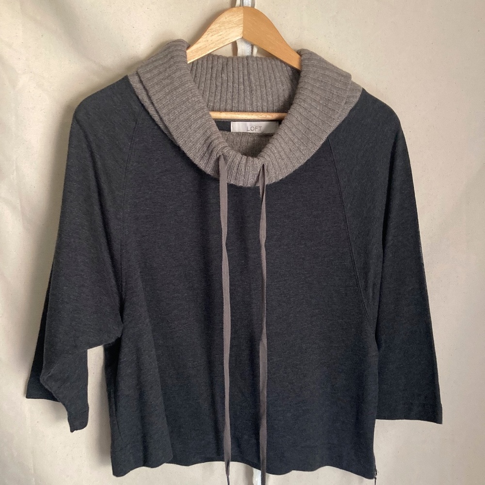 Ann Taylor LOFT Women's Sweater XS Crop Drawstring Light Grey Dark Grey Zipped